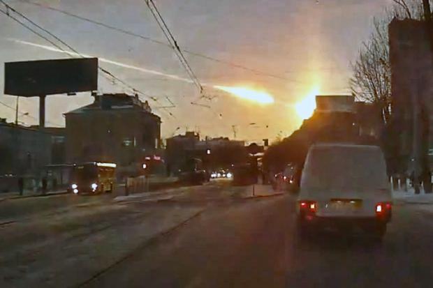 Meteoritul care s-a dezintegrat deasupra Rusiei intrase în contact cu alt corp ceresc înainte de a ajunge în atmosfera terestră