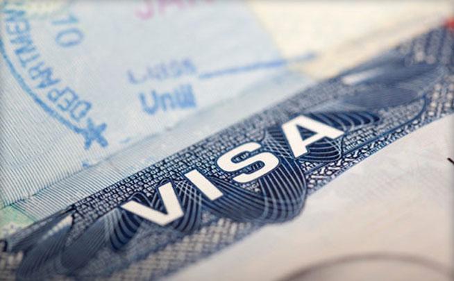 Patru foşti ambasadori americani în România cer relaxarea Programului Visa Waiver