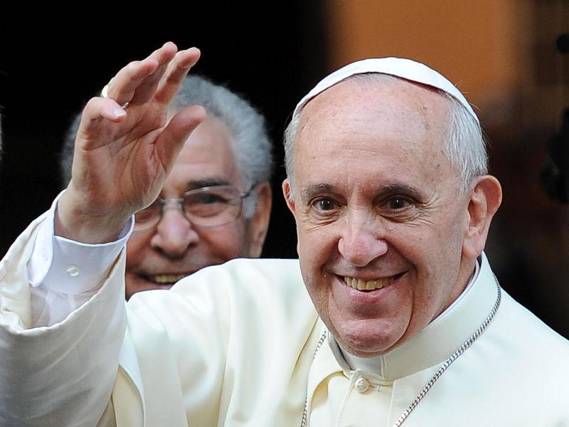 Papa Francisc a decretat 7 septembrie zi de post şi de rugăciune în lume pentru pace în Siria