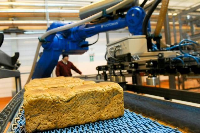 Daniel Constantin: Cei 10 producători de panificaţie care au scumpit pâinea de la 1 septembrie sunt micuţi