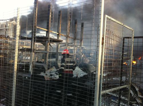 Incendiu puternic la o fabrică de polistiren din Jilava (FOTO)