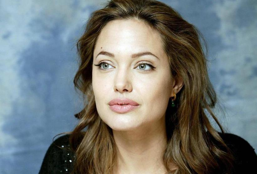 Tabloidul american National Enquirer aruncă bomba: Angelina Jolie ar mai avea doar trei ani de trăit!