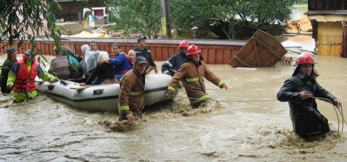 Galaţi: Numărul persoanelor evacuate în urma inundaţiilor a ajuns la aproape 7.000