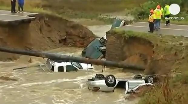 STARE DE URGENŢĂ în Colorado, SUA: Cinci morţi şi peste 500 de dispăruţi în urma inundaţiilor (VIDEO)