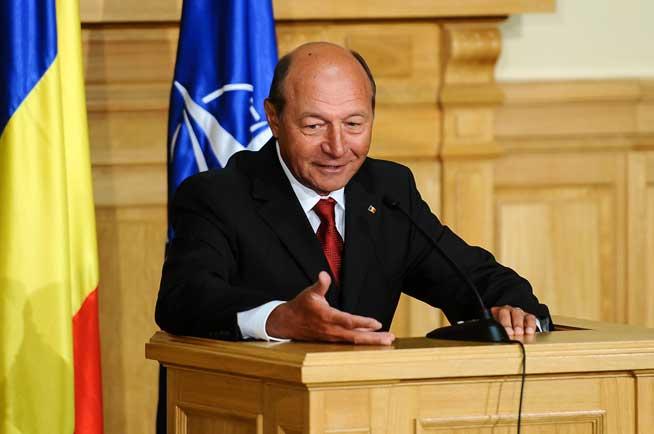 Băsescu dă ordine clare Justiţiei! Dan Voiculescu aşteaptă pronunţarea Tribunalului, dar Băsescu ordonă: e infractor!