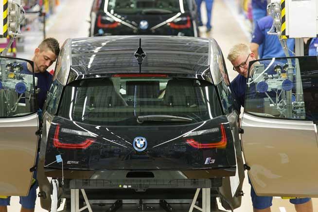 A început oficial producţia noului BMW i3