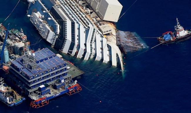 Bani şi bijuterii de peste 10 milioane de euro, pe Costa Concordia, după redresare