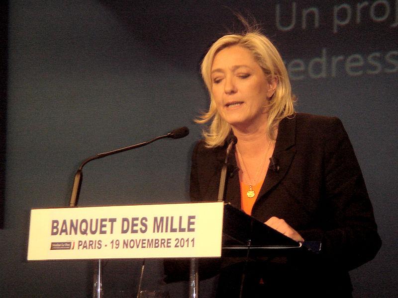 Marine Le Pen cere Franței să se opună eliminării restricțiilor de liberă circulație pentru români și bulgari în UE