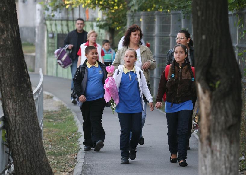VESTE BUNĂ pentru românii care sunt părinţi. Ce iniţiativă legislativă vizează ziua de 15 septembrie