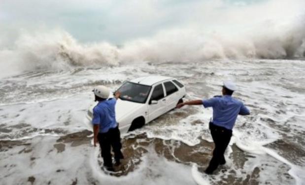 “Super-taifunul” Usagi a început ravagiile