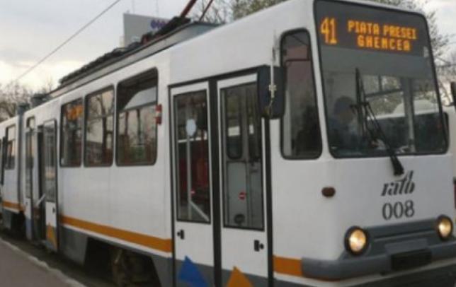 Circulația tramvaiului 41 pe sensul Ghencea - Piața Presei Libere, BLOCATĂ în zona podului Ciurel 