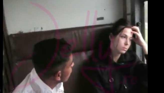 Revoltător! Ce i se poate întâmpla unei tinere singure, într-un tren din România (VIDEO)