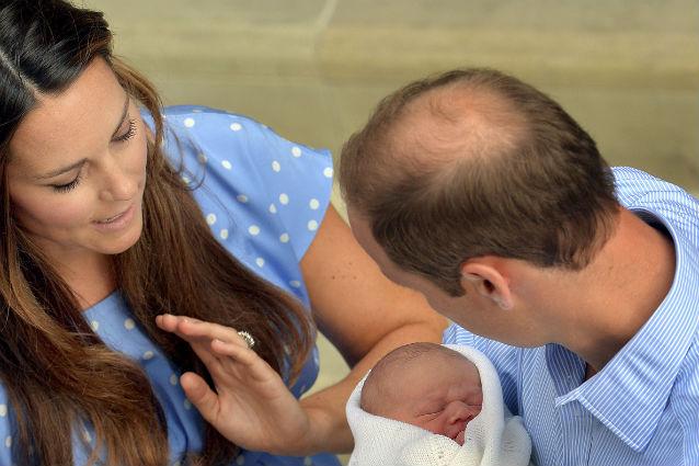 Prinţul George, bebeluşul regal britanic, va fi botezat pe 23 octombrie