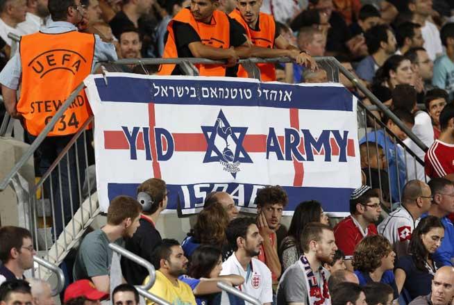 Der Spiegel: De ce îşi asumă fanii lui Tottenham şi Ajax identitatea evreiască?