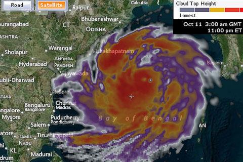 Cel mai puternic ciclon din ultimii 140 de ani a ucis deja cinci oameni în India
