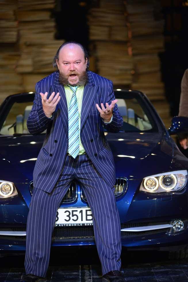 “Revizorul” e la TNB. La 19 octombrie, pe scena Sălii Studio, o nouă reprezentaţie cu spectacolul de succes al lui Felix Alexa 18464609