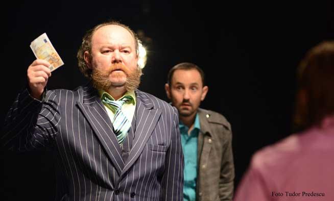 “Revizorul” e la TNB. La 19 octombrie, pe scena Sălii Studio, o nouă reprezentaţie cu spectacolul de succes al lui Felix Alexa 18464615