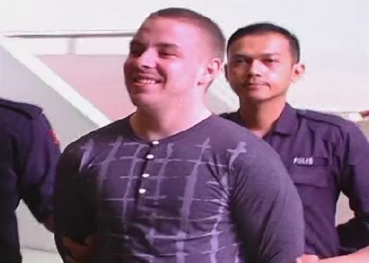 Român CONDAMNAT LA MOARTE în Malaezia, pentru trafic de droguri. Vezi primele imagini cu tânărul de 21 de ani  18464642