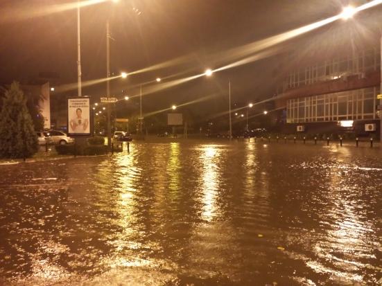 Bilanţul inundaţiilor din Argeş: 81 de gospodării inundate, 4.000 de oameni fără curent 