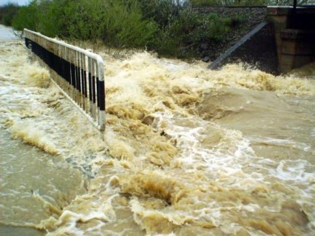 COD GALBEN de inundaţii pe râuri din Hunedoara, Arad, Alba, Vâlcea, Gorj şi Argeş