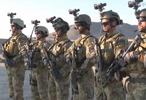 NATO, în şoc. Un comandant al Forțelor Speciale afgane a trecut de partea insurgenților. Cu tot cu arme, muniţie şi tehnică de război (VIDEO)