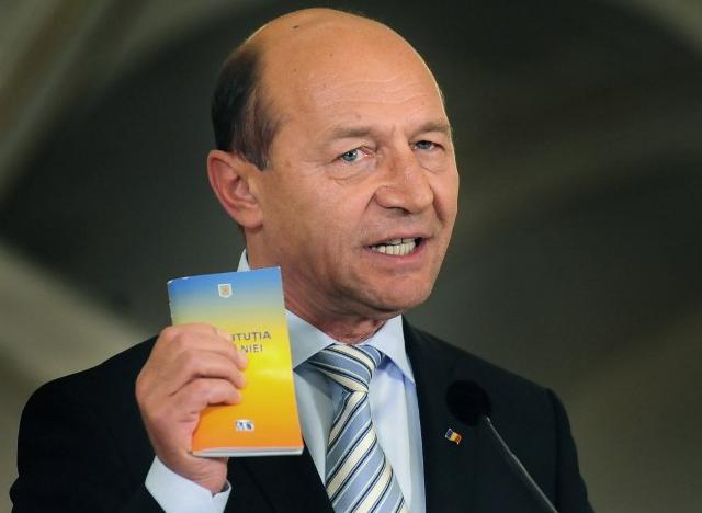 Băsescu sesizează CCR cu privire la Ordonanţa referitoare la înfiinţarea Inspectoratului de Stat în Construcţii