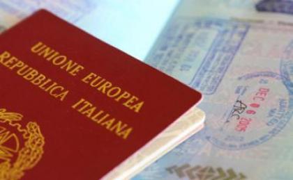 Italia solicită UE un plan de acţiune împotriva imigraţiei clandestine