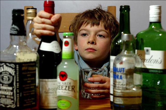 Cercetătorii au ajuns la concluzia că alcooliştii pot fi &quot;depistaţi&quot; încă din copilărie