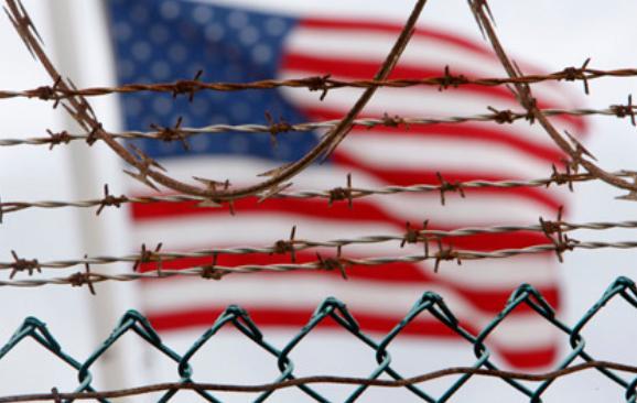 Raport: Medici complici la tortură în închisorile Pentagonului şi ale CIA