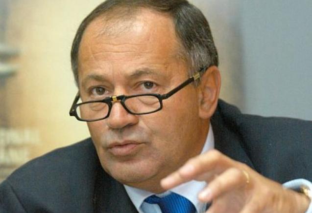 Sorin Roşca Stănescu îl atacă pe Băsescu: O serie de corporaţii i-au livrat bani care ajung în conturi în Seychelles