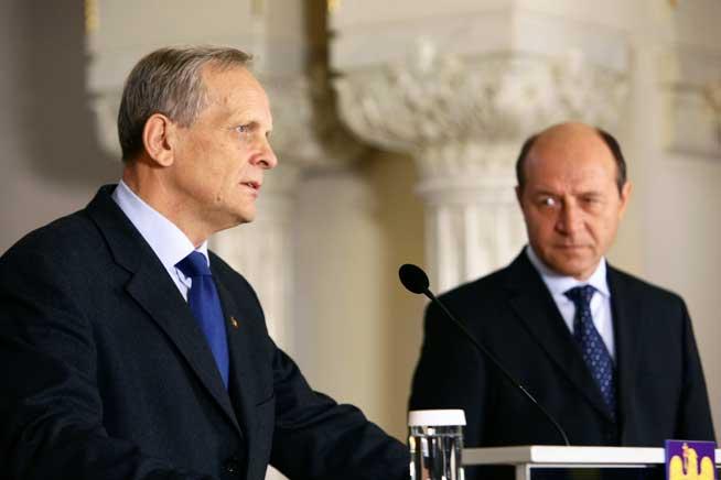 Băsescu şi Stolojan au spălat 7 milioane $. Roşca Stănescu: în 2004, Băsescu a folosit în campanie bani negri veniţi din Cipru