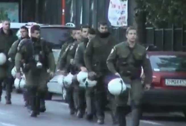 Grecia: Poliţia a evacuat în forţă sediul ocupat al postului naţional de televiziune