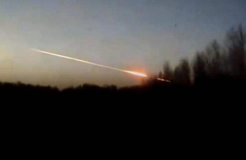 Meteoritul căzut la Celiabinsk a intrat în atmosfera terestră cu o energie echivalentă cu cea a 500.000 de tone de TNT (VIDEO)