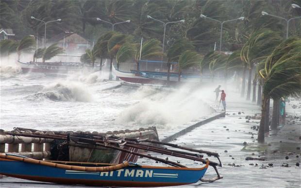Vietnam, în stare de ALERTĂ: 100.000 de persoane, EVACUATE înainte de sosirea TAIFUNULUI Haiyan