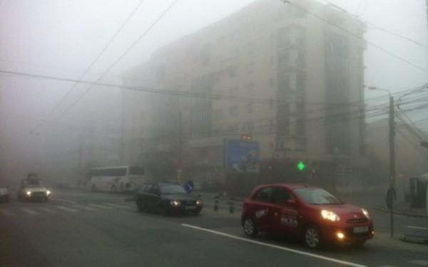 COD GALBEN de ceaţă în Bucureşti şi mai multe judeţe. Recomandările poliţiştilor pentru şoferi