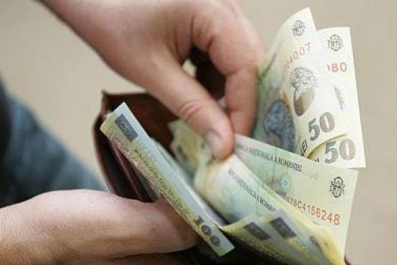 Peste 350.000 de bugetari vor avea salarii mai mari în 2014