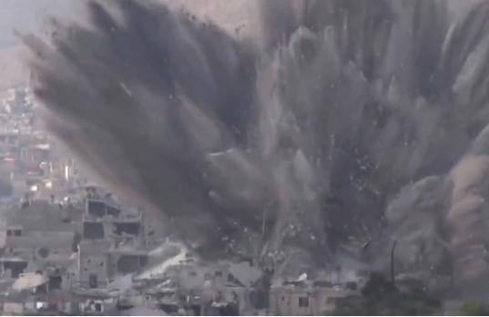 Explozie DEVASTATOARE în Berzeh, Siria. Forţele guvernamentale au dinamitat JUMĂTATE DE ORAŞ (VIDEO)