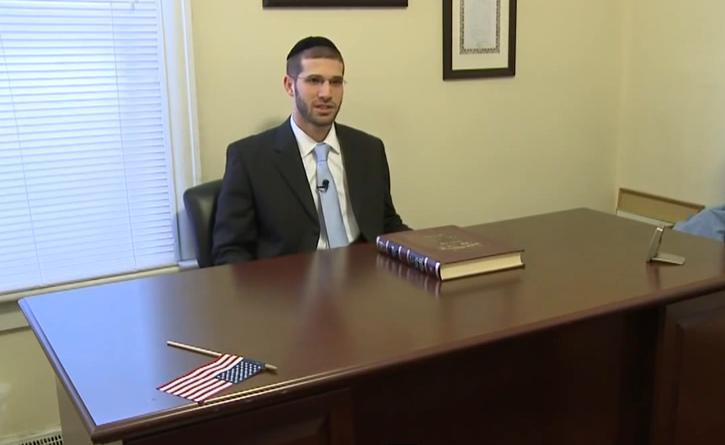 Descoperire INCREDIBILĂ: Ce a găsit un rabin în sertarul unui birou cumpărat de pe Internet. &quot;Am rămas ŞOCAT!&quot; (VIDEO)