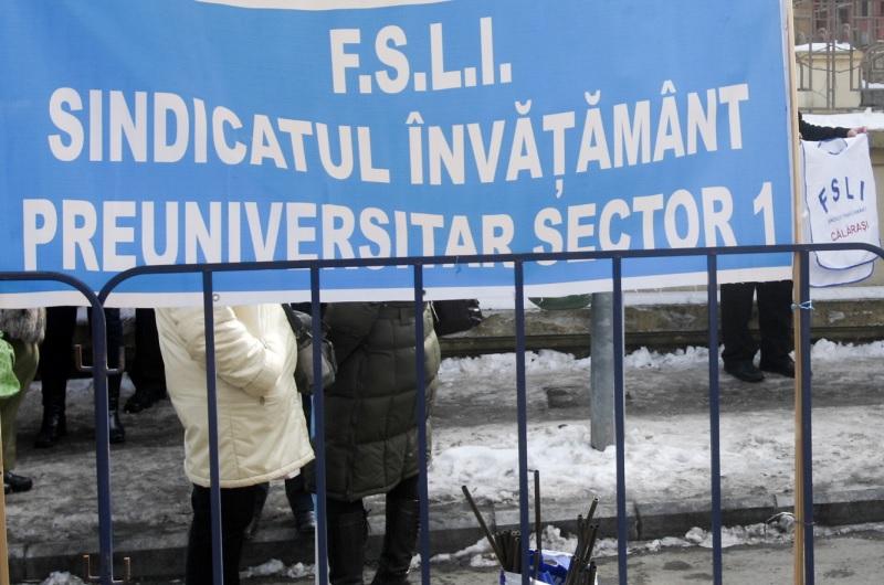 Sindicaliștii din învățământul preuniversitar amenință cu înghețarea anului școlar