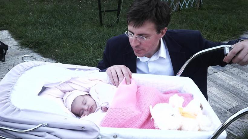 Dorin Chirtoacă a vizitat-o pe fiica Elenei Băsescu. Ce cadou i-a adus primarul Chișinăului nepoatei președintelui