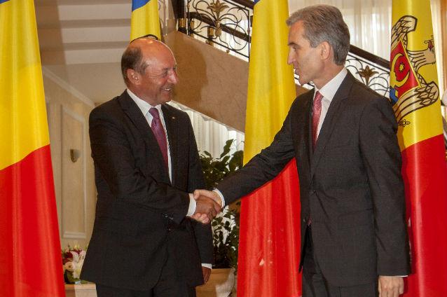 Republica Moldova nu este pregătită să se unească cu România, îi răspunde Leancă lui Băsescu