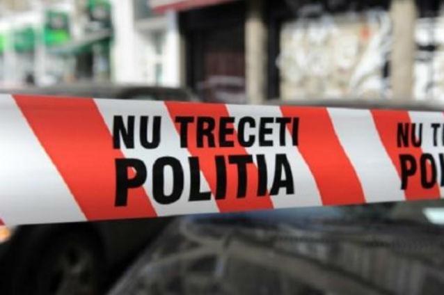 O femeie a murit după ce a căzut între scările unui bloc din cartierul bucureştean Pantelimon
