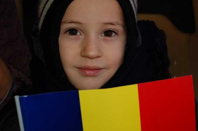 &quot;Suntem mândri, doar e ziua României!&quot;. Sărbătoarea Marii Uniri în oraşul Micii Uniri