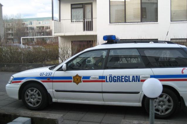 Poliţia islandeză a împuşcat un om pentru prima dată în istoria instituţiei. Poliţiştii, monitorizaţi de un psiholog