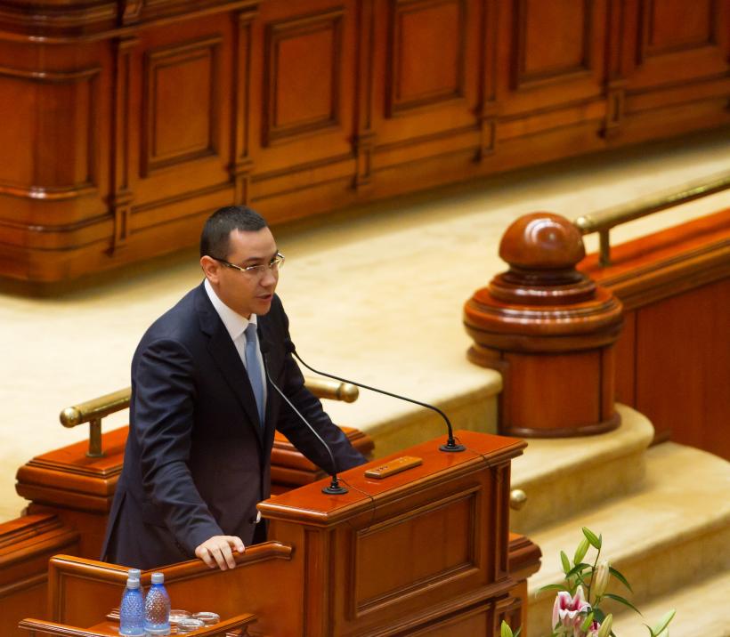 Parlamentul a adoptat bugetul pe 2014. Ponta: &quot;Este un buget care nu prevede tăieri. Noi gândim altfel decât Băsescu&quot;