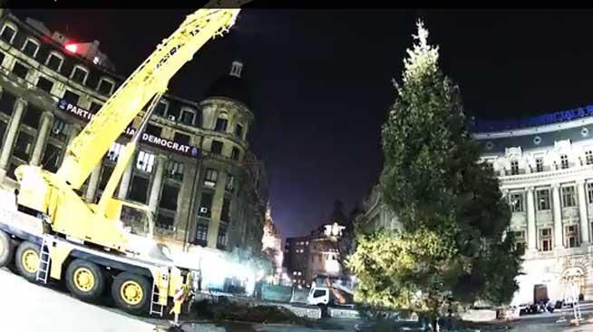 Bucureştiul, pregătit de Crăciun. 23 de kilometri de luminiţe vor fi aprinse în Capitală