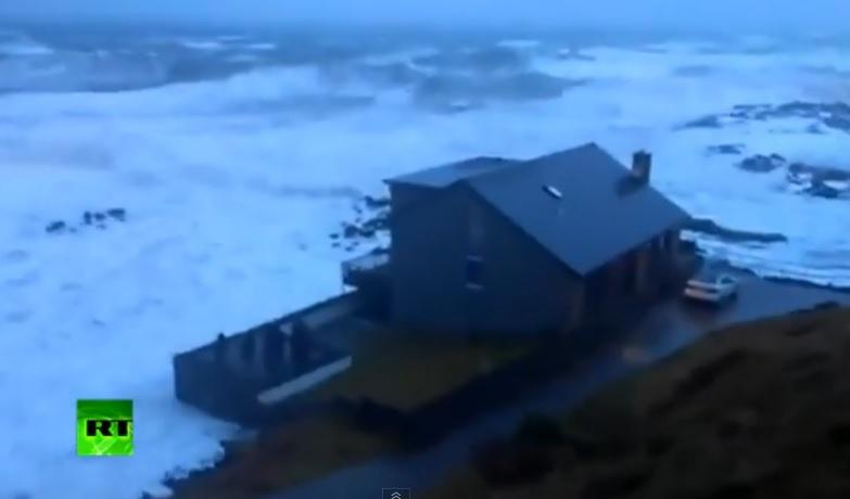 Furtuna Xaver face RAVAGII în vestul Europei: Rafale de vânt au atins chiar și 230 kilometri pe oră (VIDEO)
