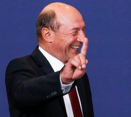 Băsescu, despre cele 10 milioane de euro pe care urmează să le primească despăgubire iubitul fiice sale: &quot;Măcar să primească cineva o groază de bani&quot;