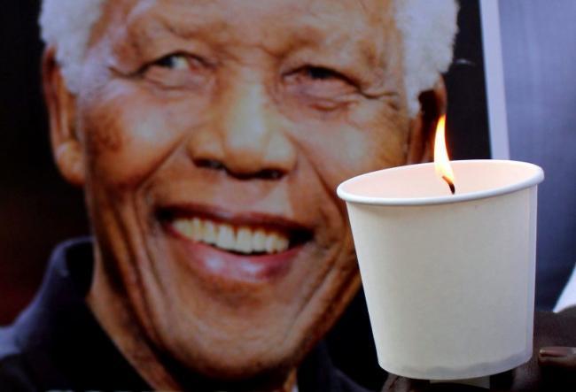 Au început funeraliile de stat ale lui Nelson Mandela, la Qunu 