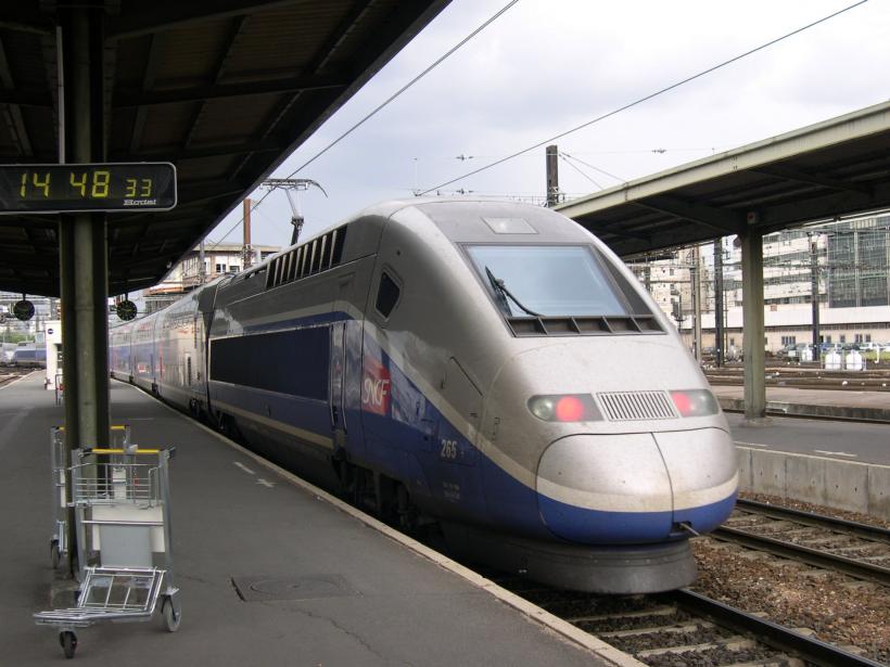Paris-Barcelona, în şase ore, cu trenul de mare viteză